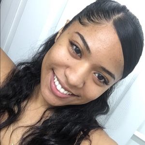 Meet your Posher, Anahi